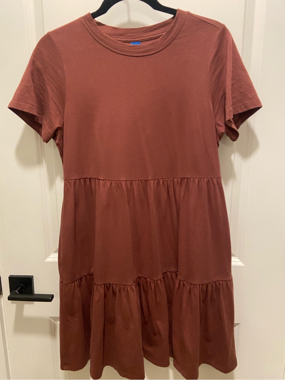 Old Navy Short Sleeve Tiered Dress in Rust